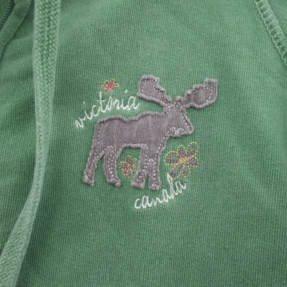 Victoria Canada sweater - Picture 7 of 7